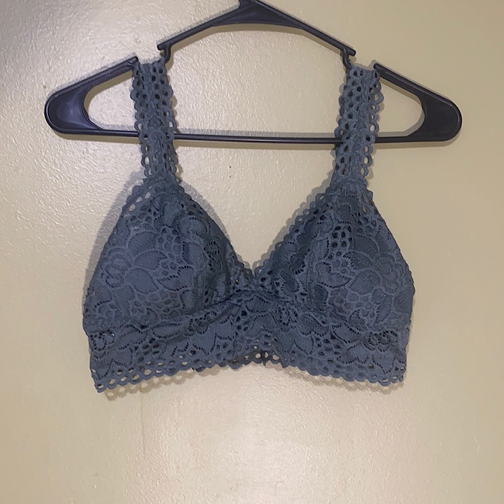 Women’s Lace Bralette. Size medium.